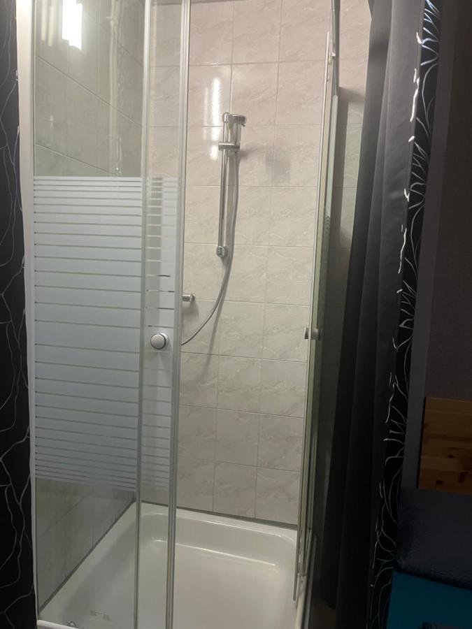 Hipokratios 3 Zimmer Mit Gemeinschaft Wc Фюрт Екстер'єр фото