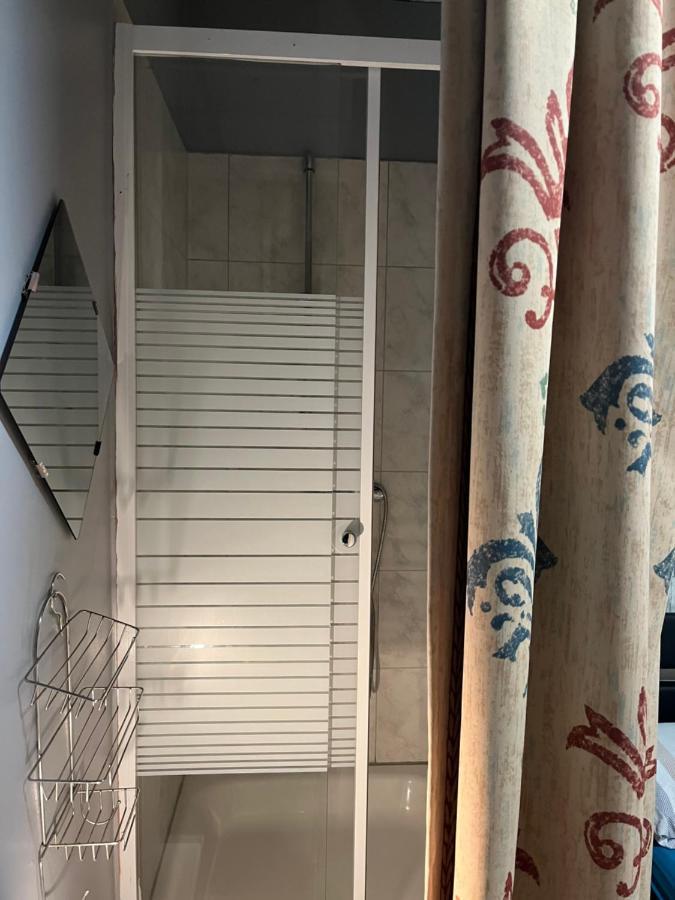 Hipokratios 3 Zimmer Mit Gemeinschaft Wc Фюрт Екстер'єр фото